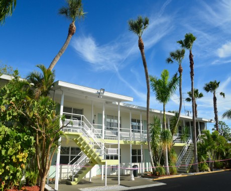 Regency Inn & Suites Sarasota - Classic Architecture 