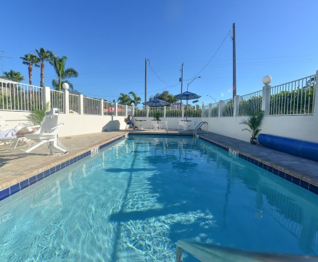 Regency Inn & Suites Sarasota - Outdoor Pool