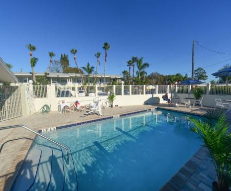 Regency Inn & Suites Sarasota - Regency Inn Pool Area